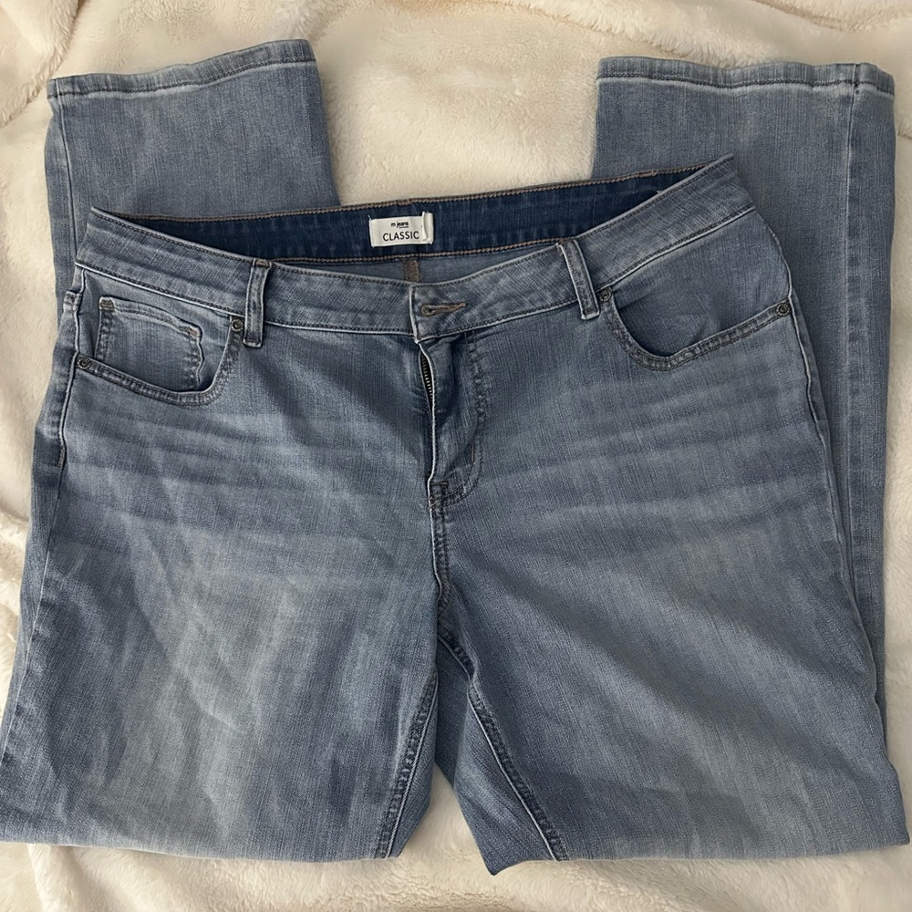 Classic Blue Straight Leg Jeans Timeless Style